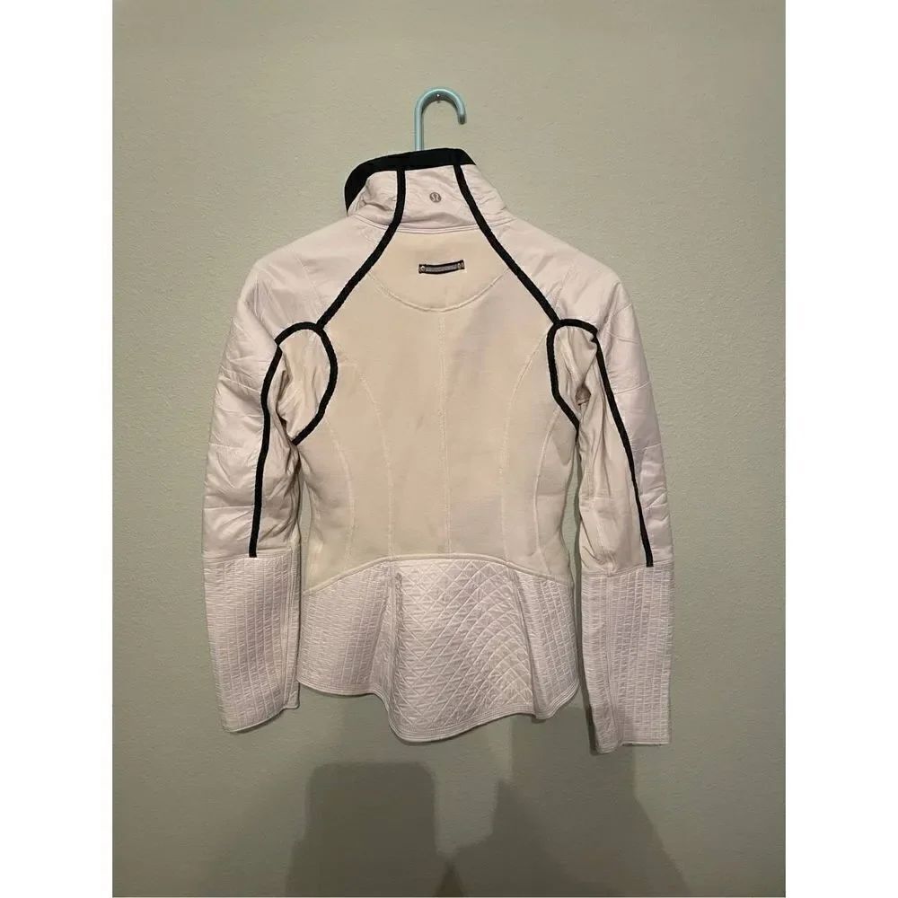 Lululemon Run Bundle Up Jacket (SZ 4) - Picture 2 of 5